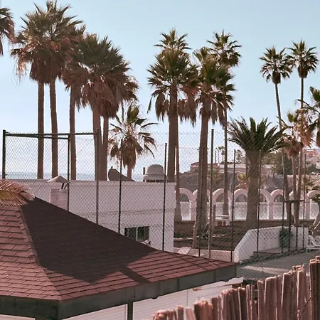 Dobby Ocean House 公寓